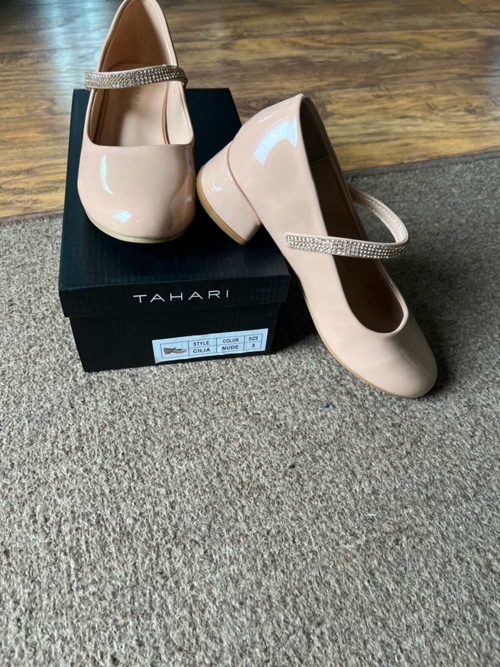 Girls size 3 Tahari Nude Patent Mary Jane Flats with Crystal Strap